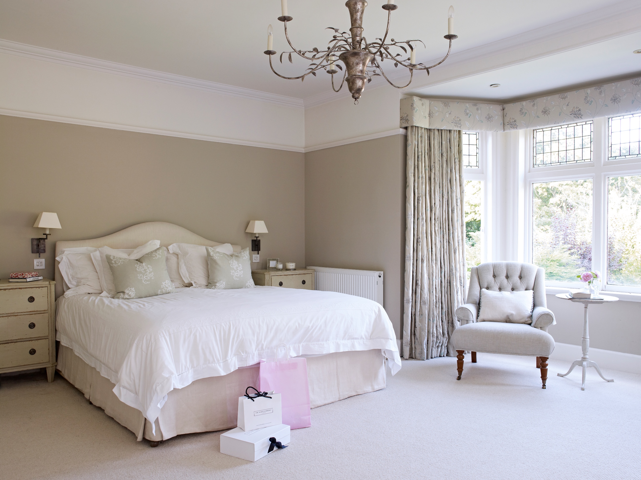 The master bedroom is an oasis of calm, and incorporates a 7’ bed, a 4m run of bespoke deep wardrobe storage and seating for a tall client 