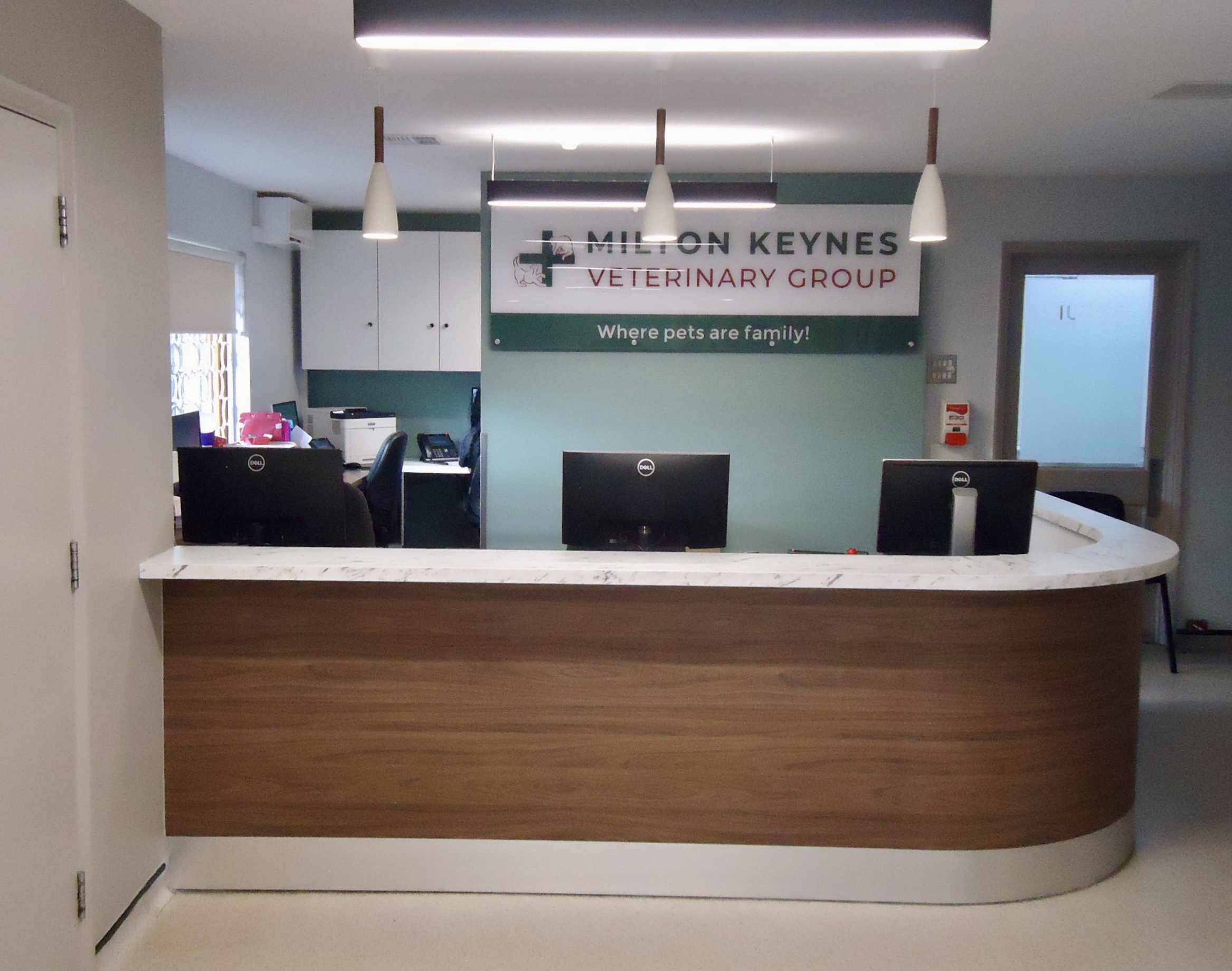 Milton Keynes Vets Reception area and desk