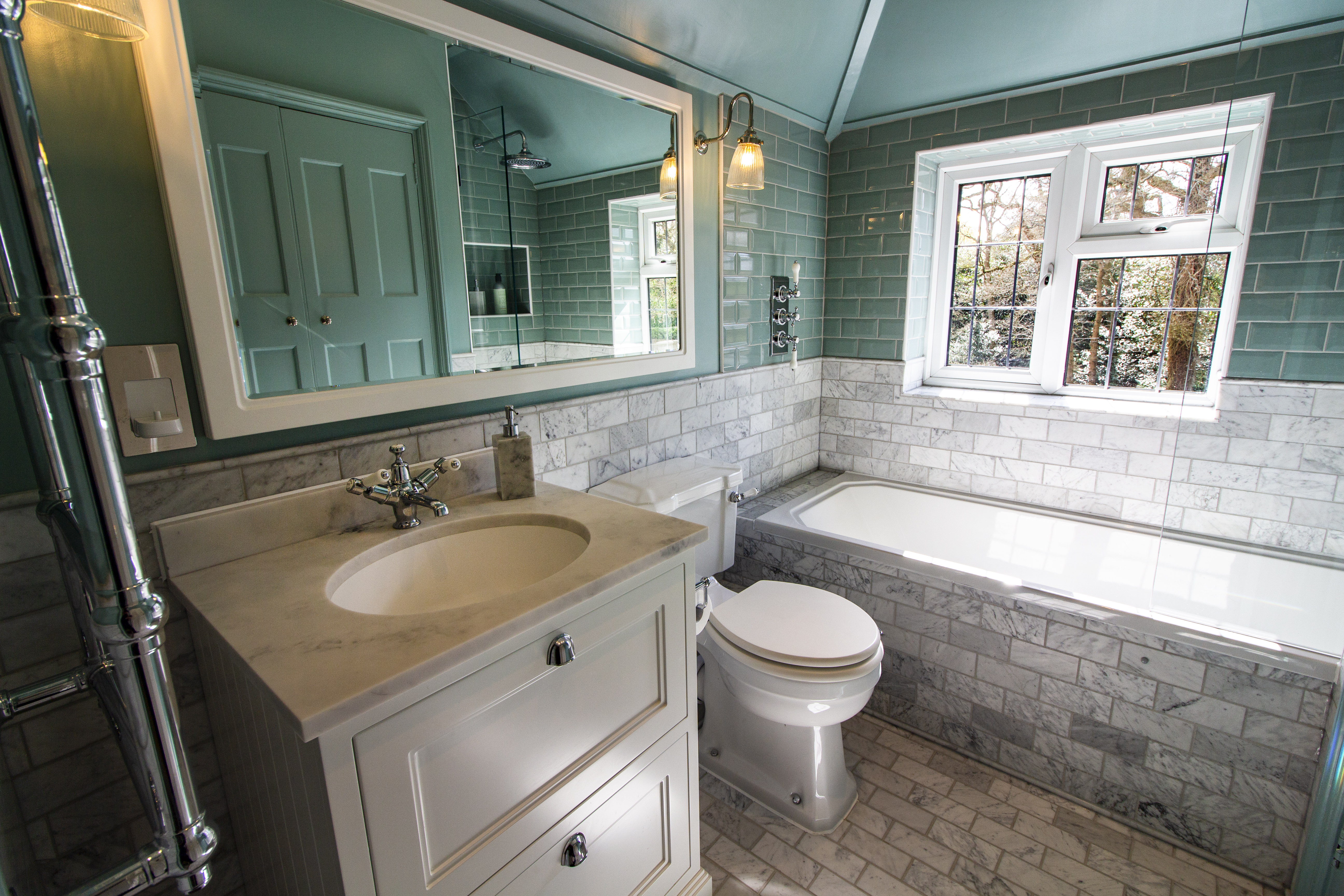 Barclay Briggs Interior Design Cottage Bathroom