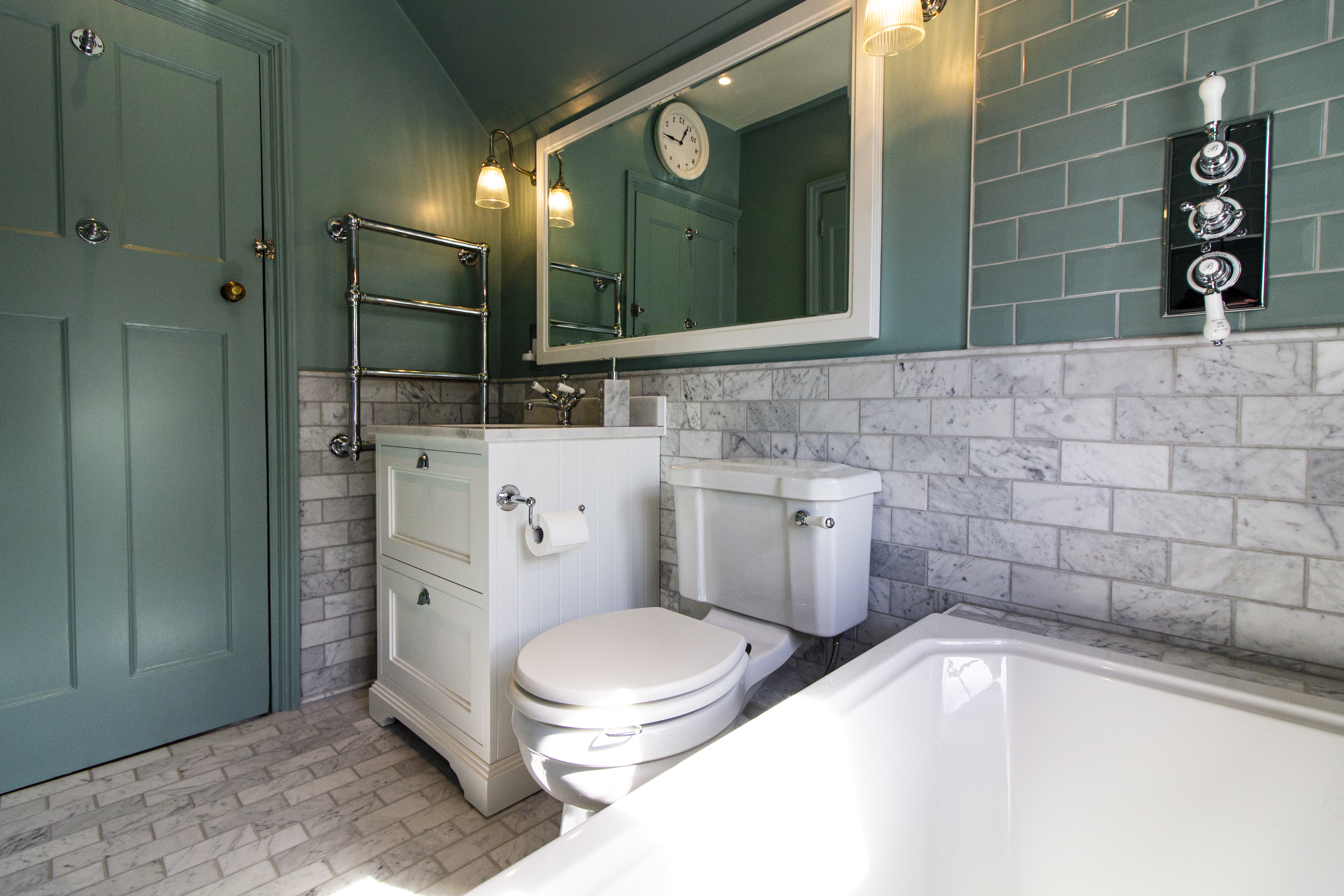 Barclay Briggs Interior Design Cottage Bathroom