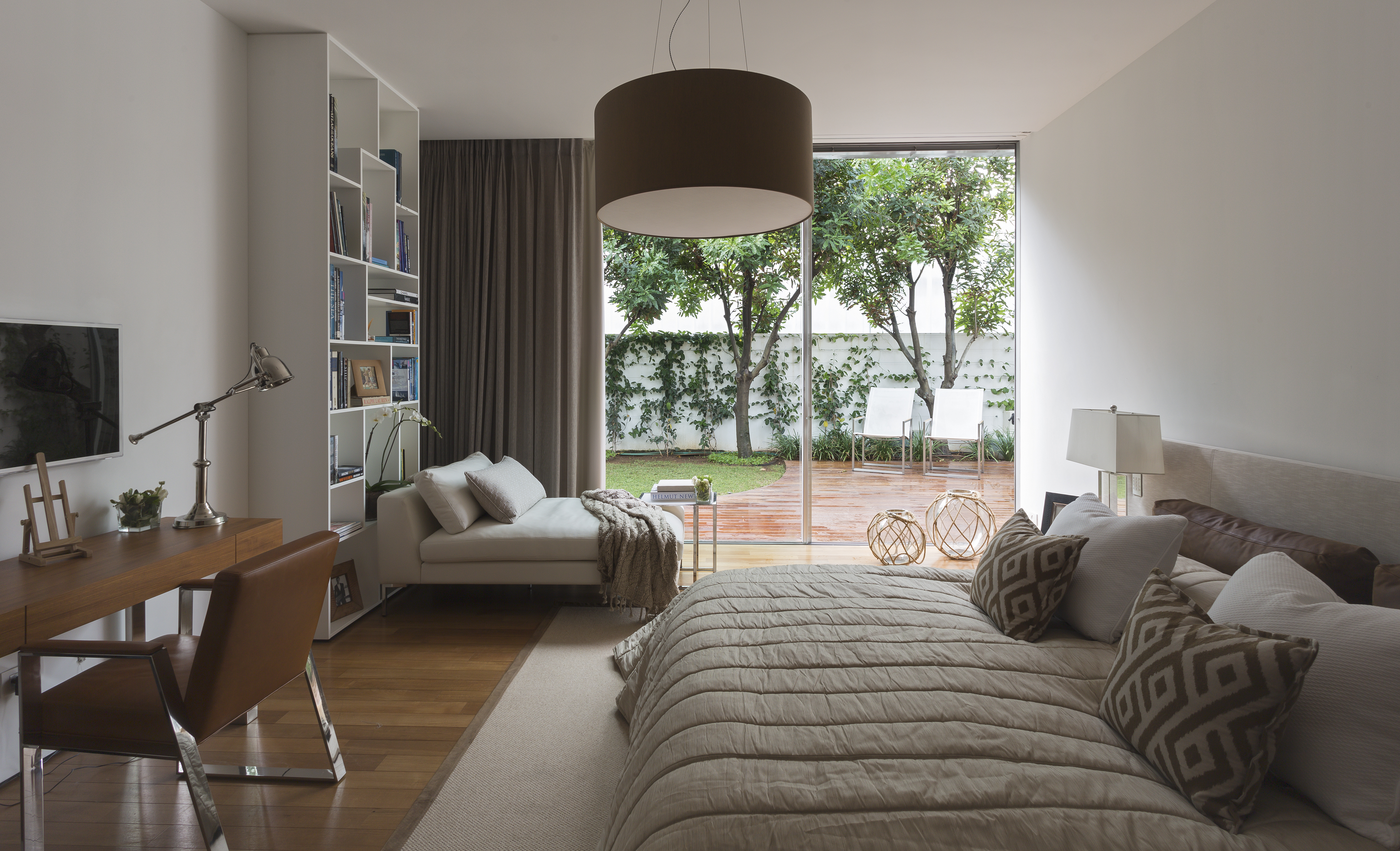 Guest bedroom that maximuised the full height doors to the sunken garden.