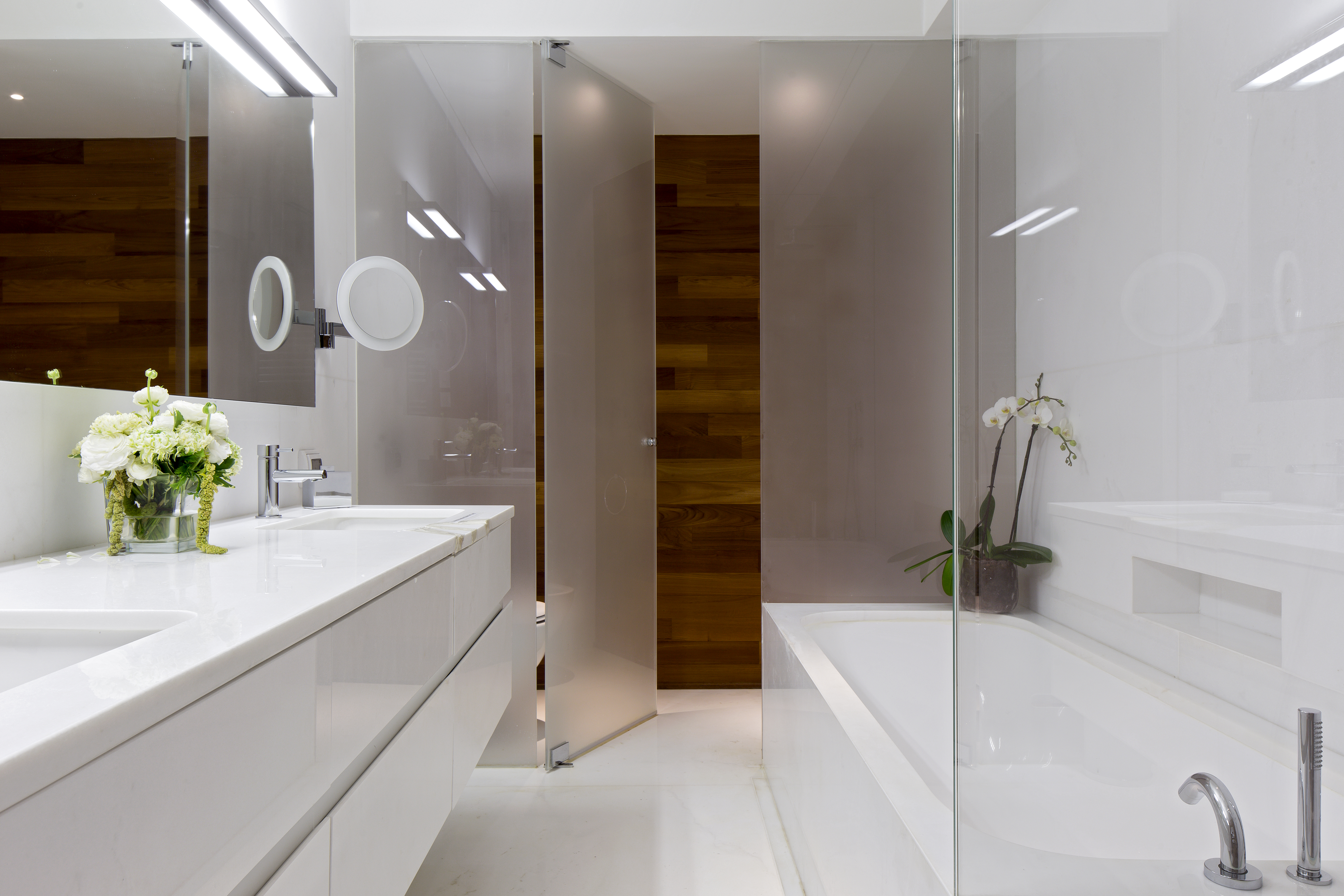 Bespoke bathrooms with clean lines