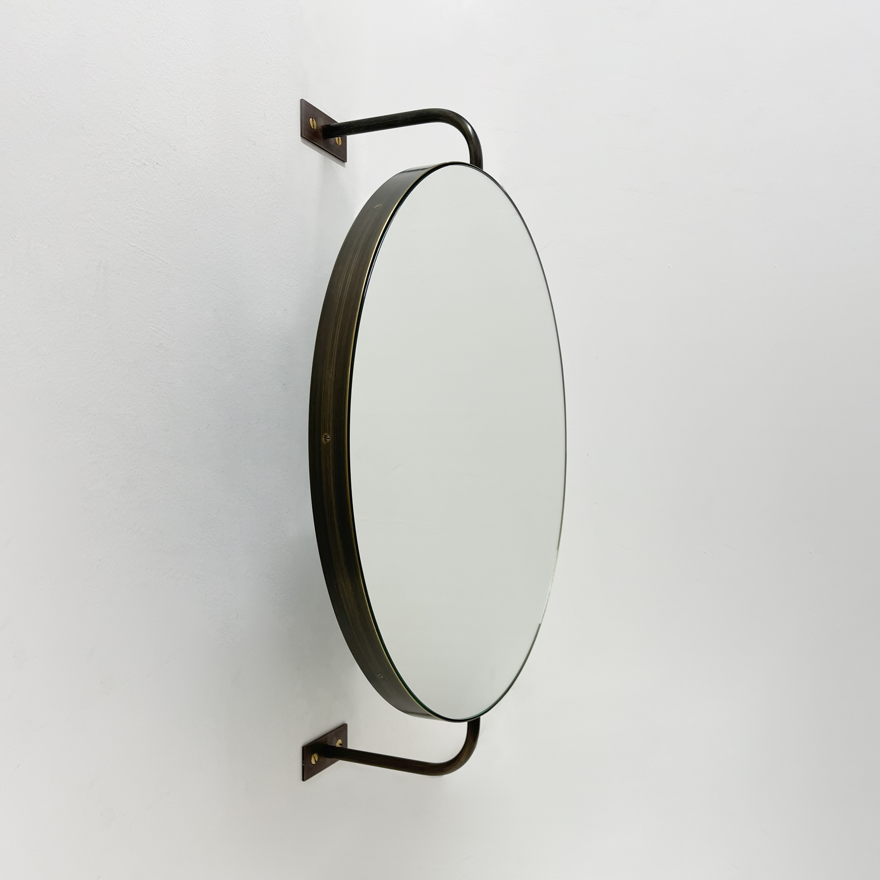 Vorso™ Wall-attached Mirror with a swivel and a Bronze Patina Brass Frame