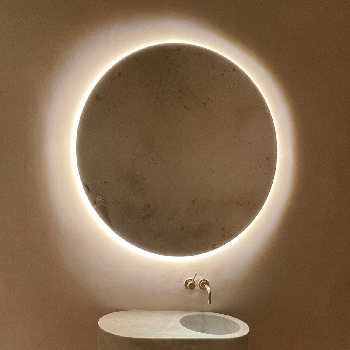 bathroom round mirror with back illumination