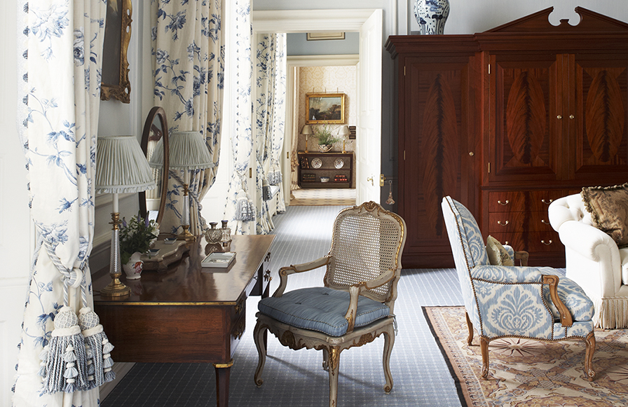 Stately bedroom Interior