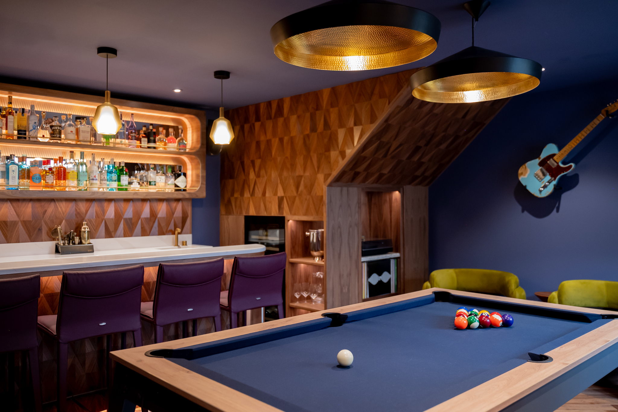 Entertainment suite with pool table