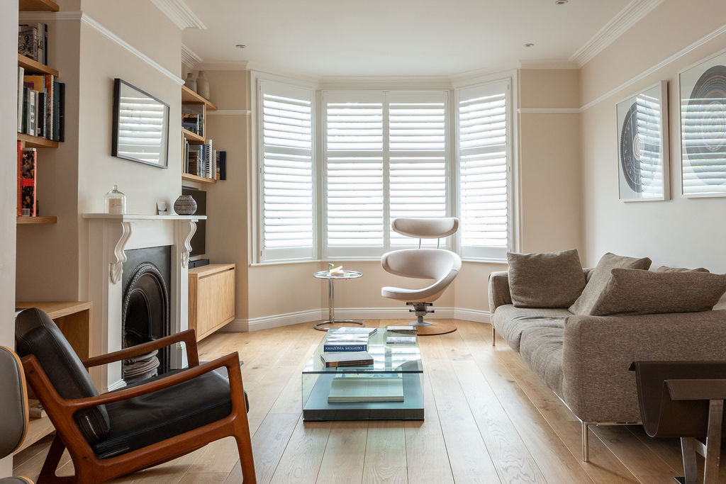 Airy light lounge with beautiful designer furniture