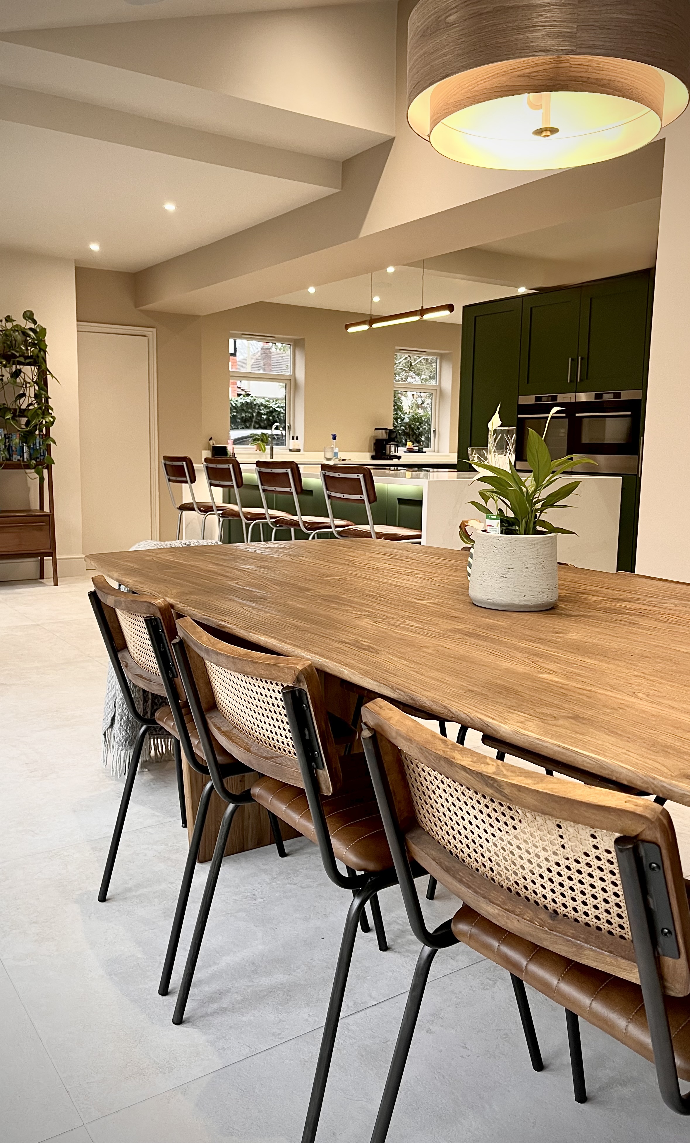 dining area, dining room, biophilic