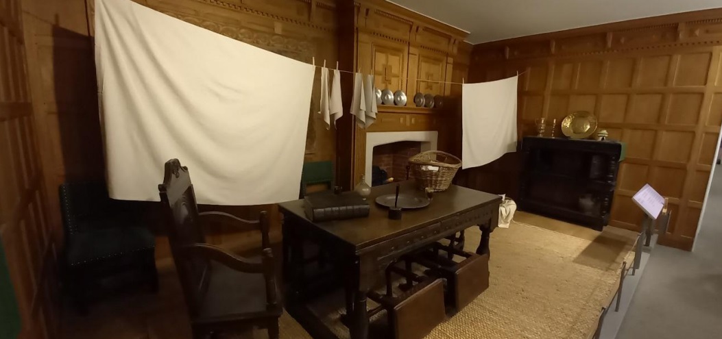 Late 1600s living room