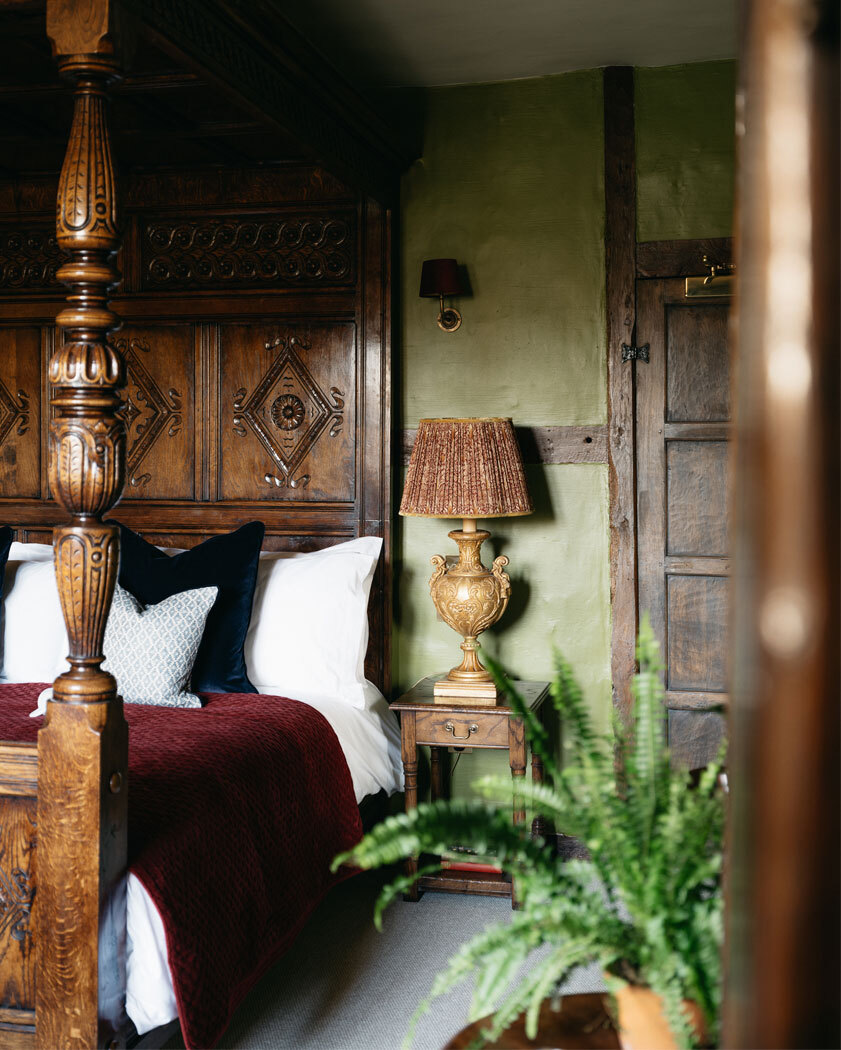 Bedroom with four post bed