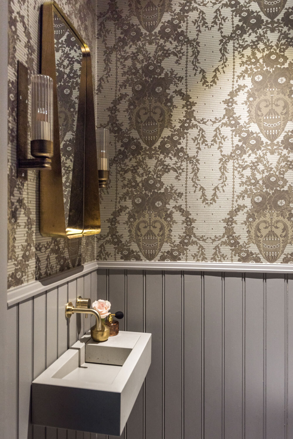 Bathroom with wallpaper