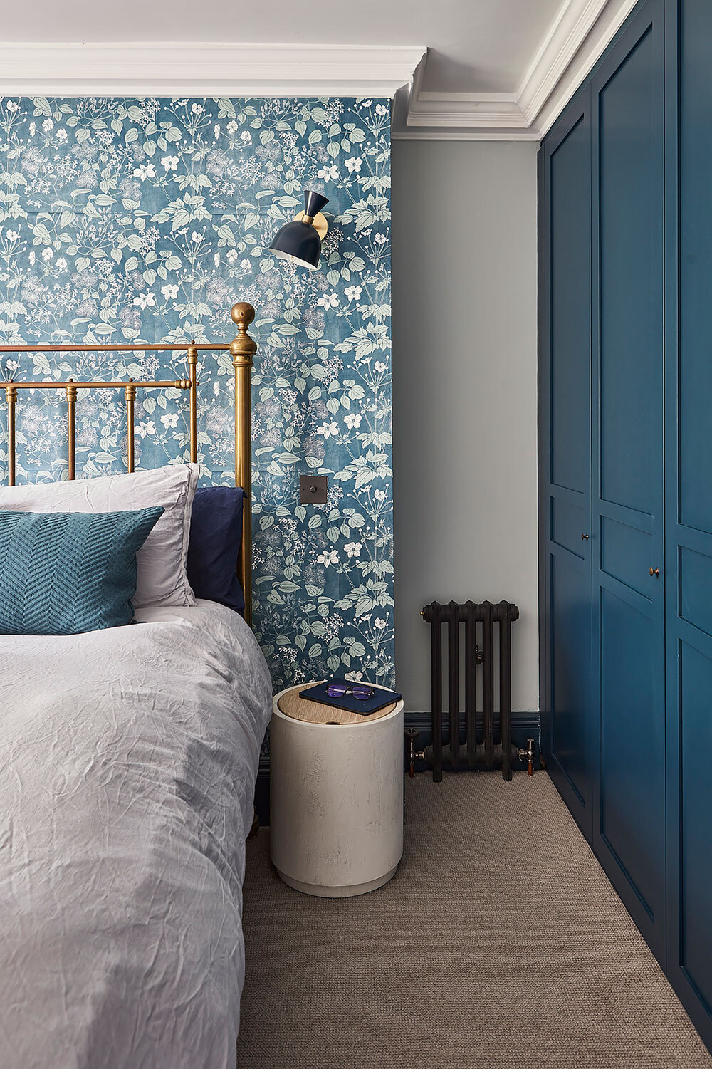 Bedroom with wallpaper