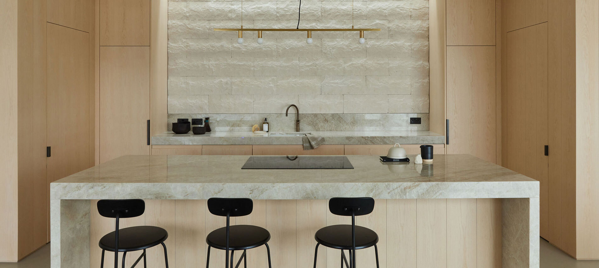 Seating area at kitchen island