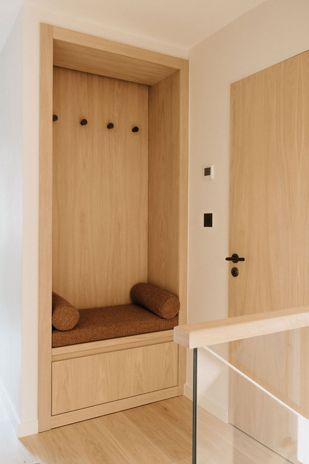 hallway seating nook