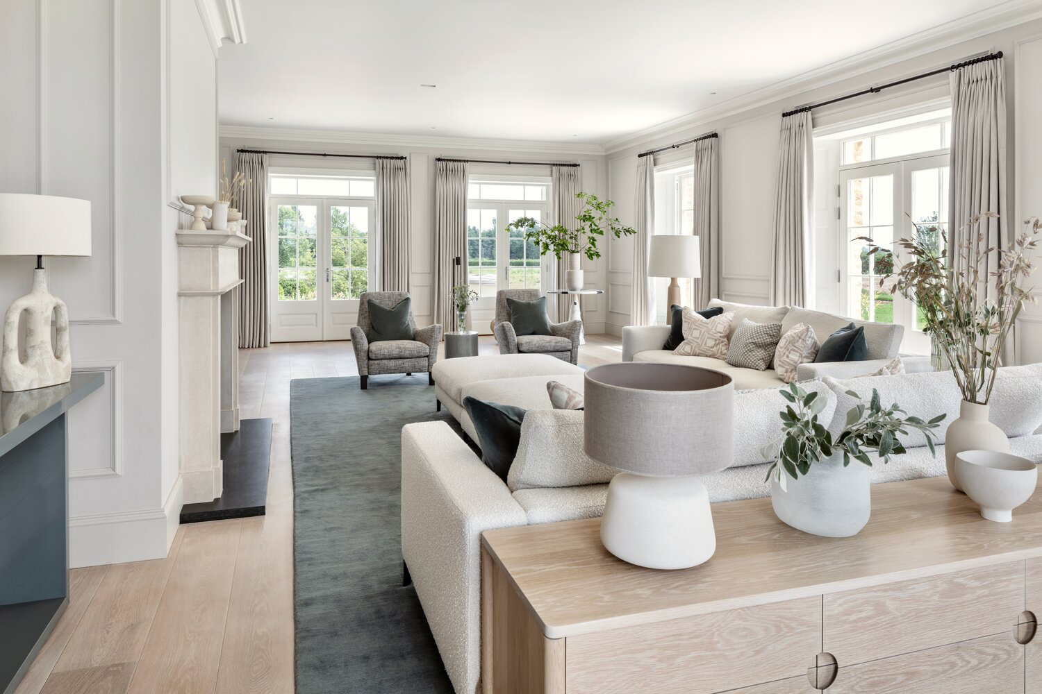 Franc Server lounge cabinet