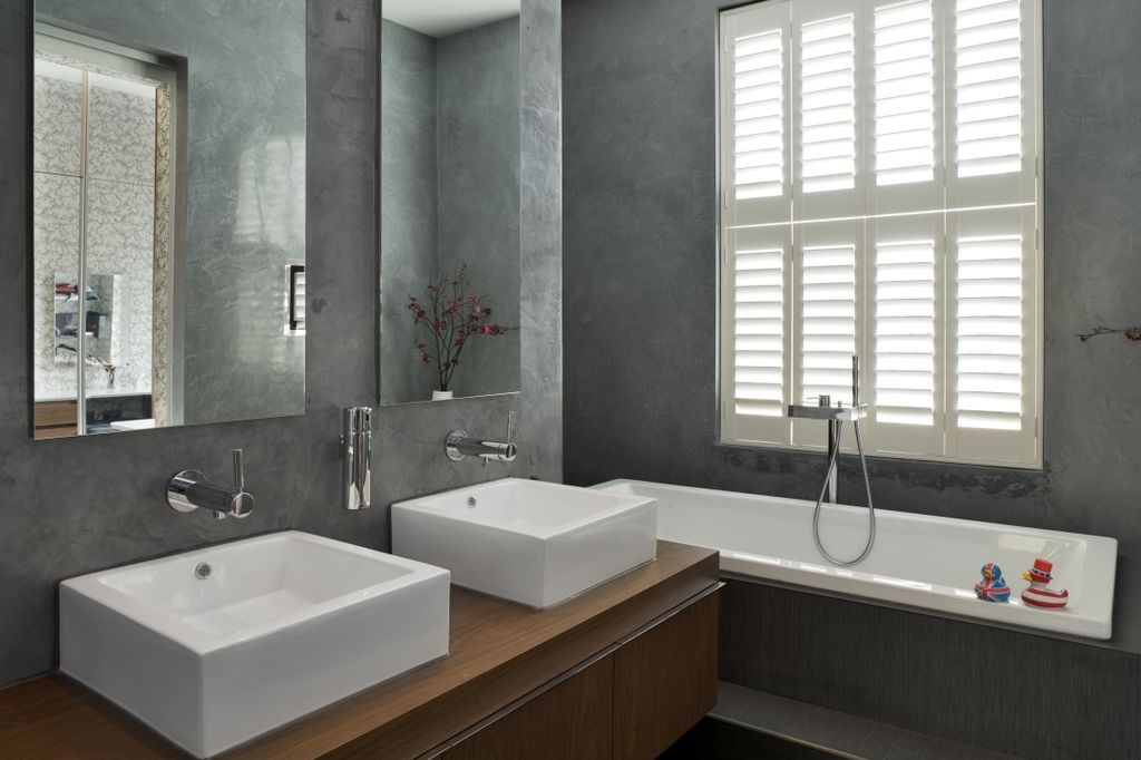 En Suite bathroom, walk in shower sunken bath