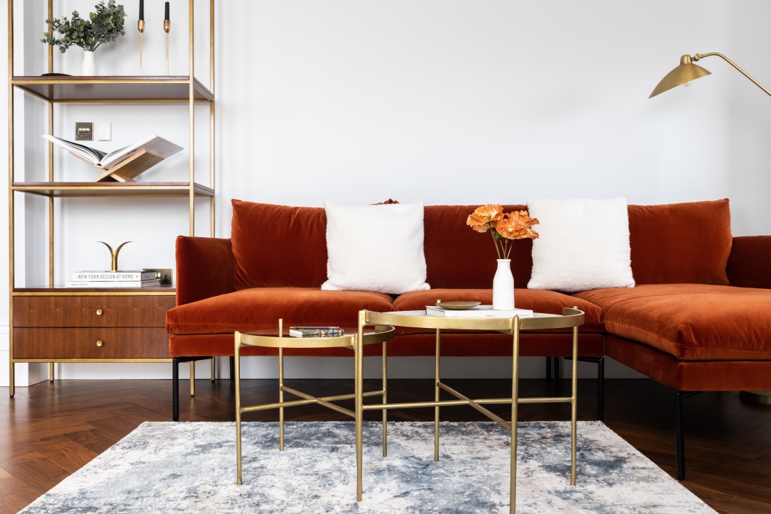 Seaside apartment living room design 